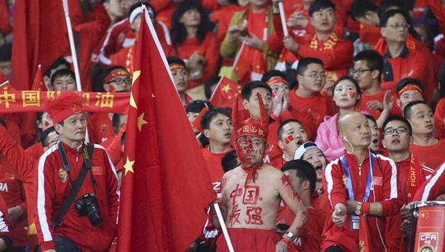 美女扒开尿道让我捅
