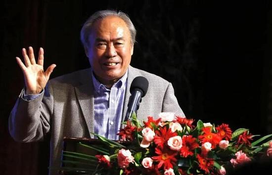 屈服在同学胯下的麻麻