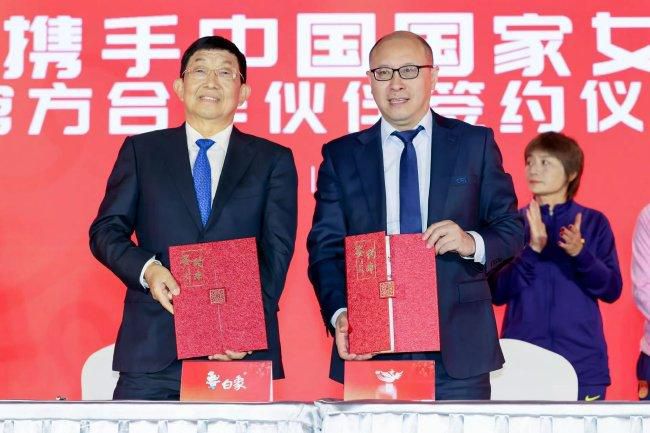 体育生当着外卖员chinese
